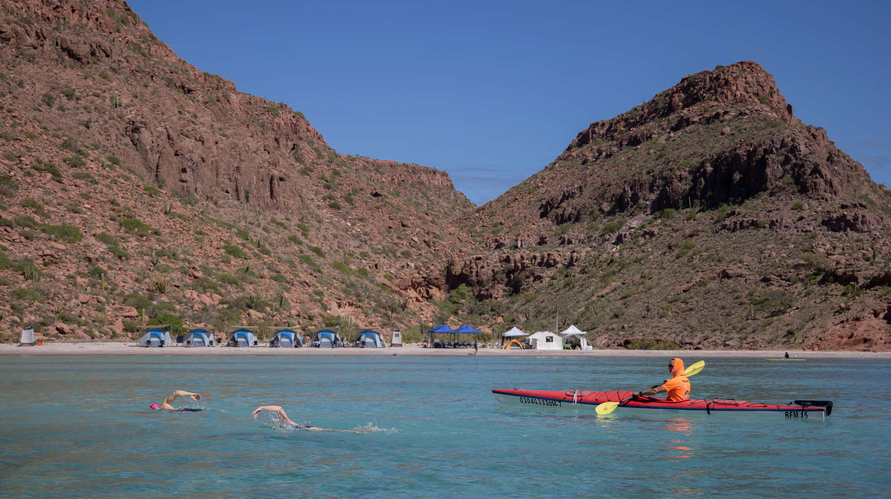 UNESCO Isla Espíritu Santo beach camp