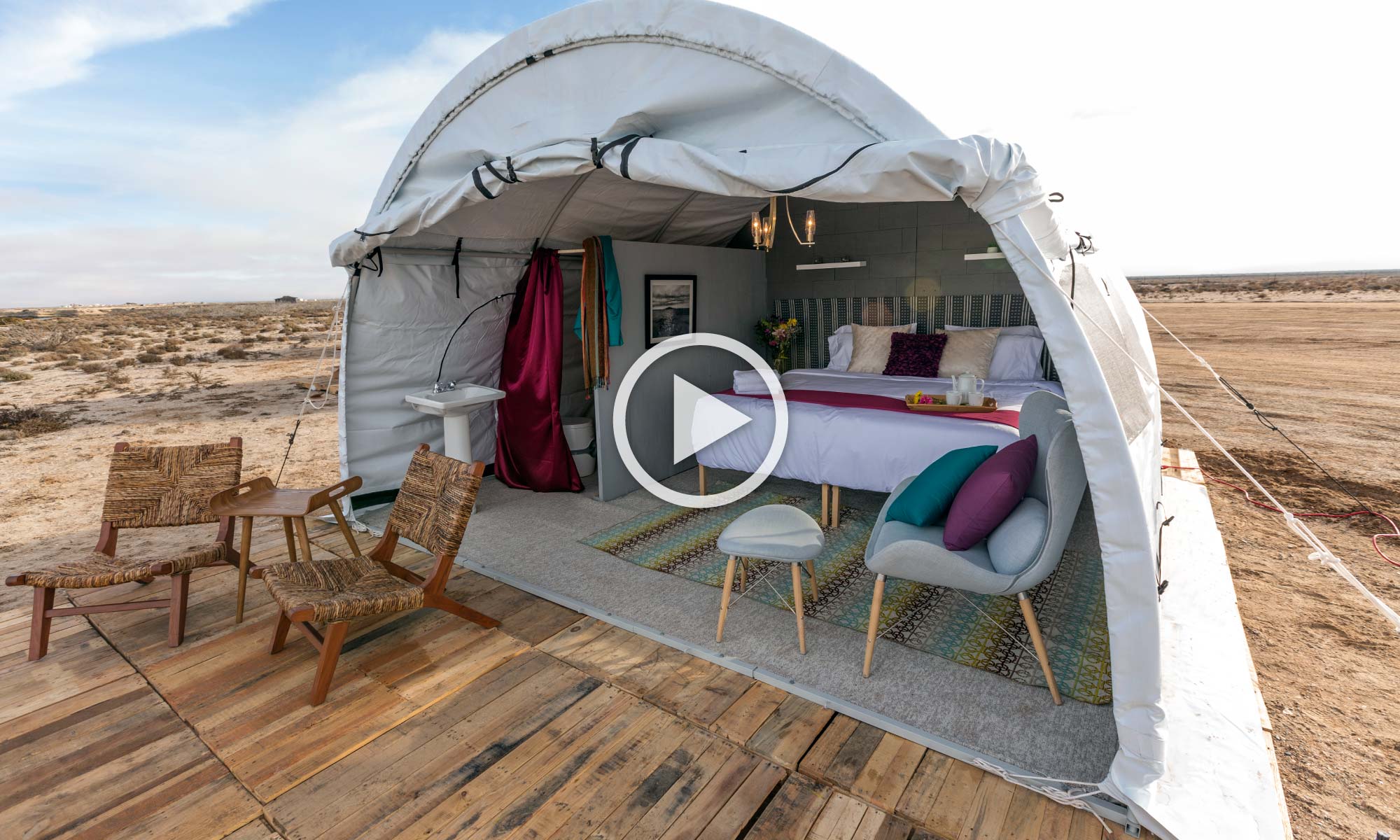 SIL Glamping Play